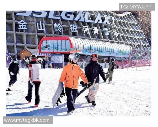 新雪季敞开 滑雪配备、民宿预定掀起“消费热”